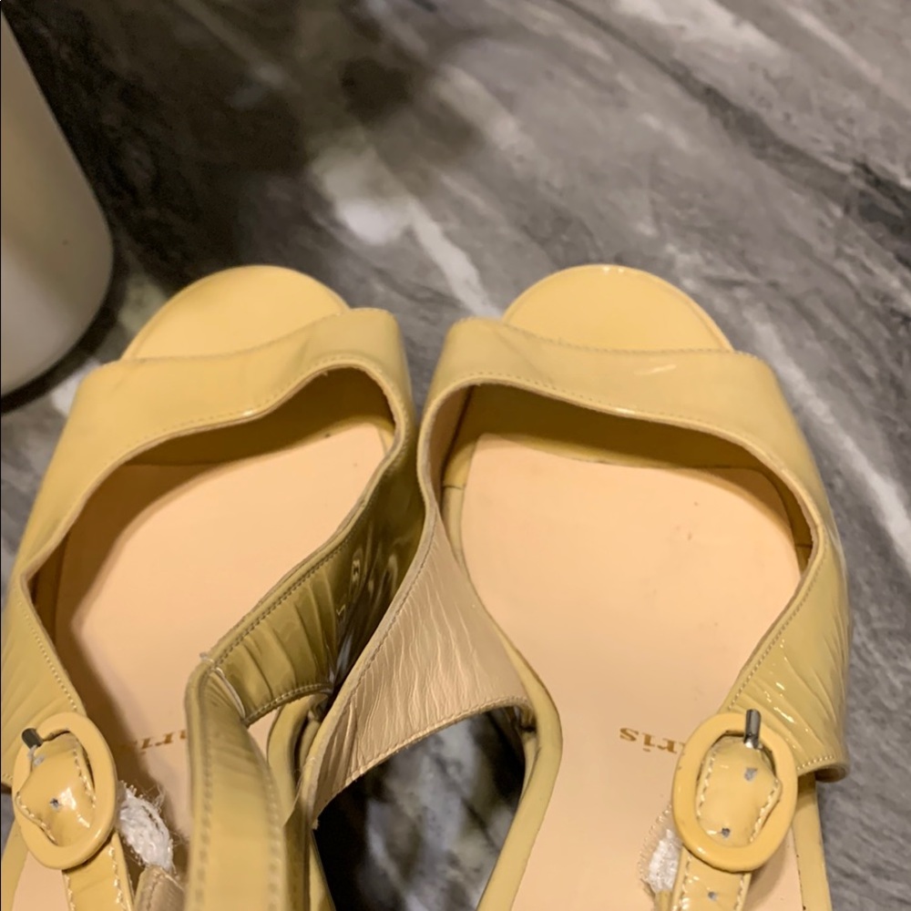 Christian Louboutin - Picture 4 of 5